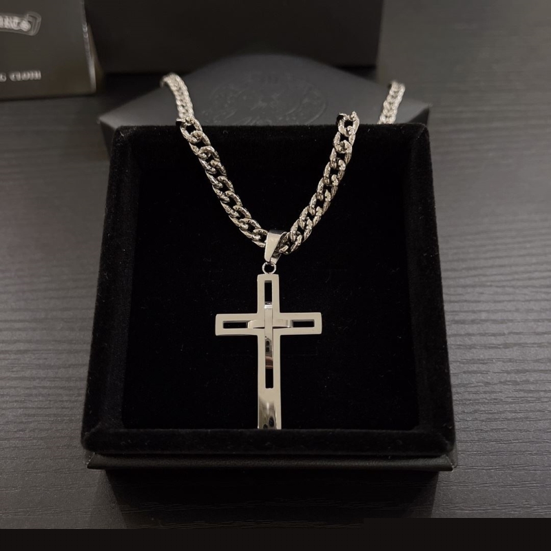 Ch**me He**ts necklaces